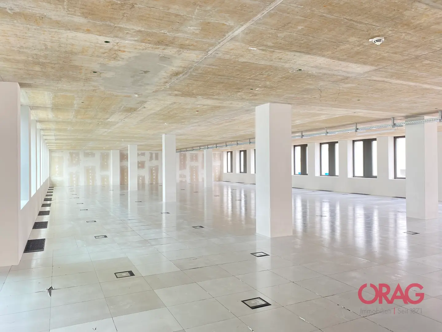 Office spaces Hafenportal first occupancy