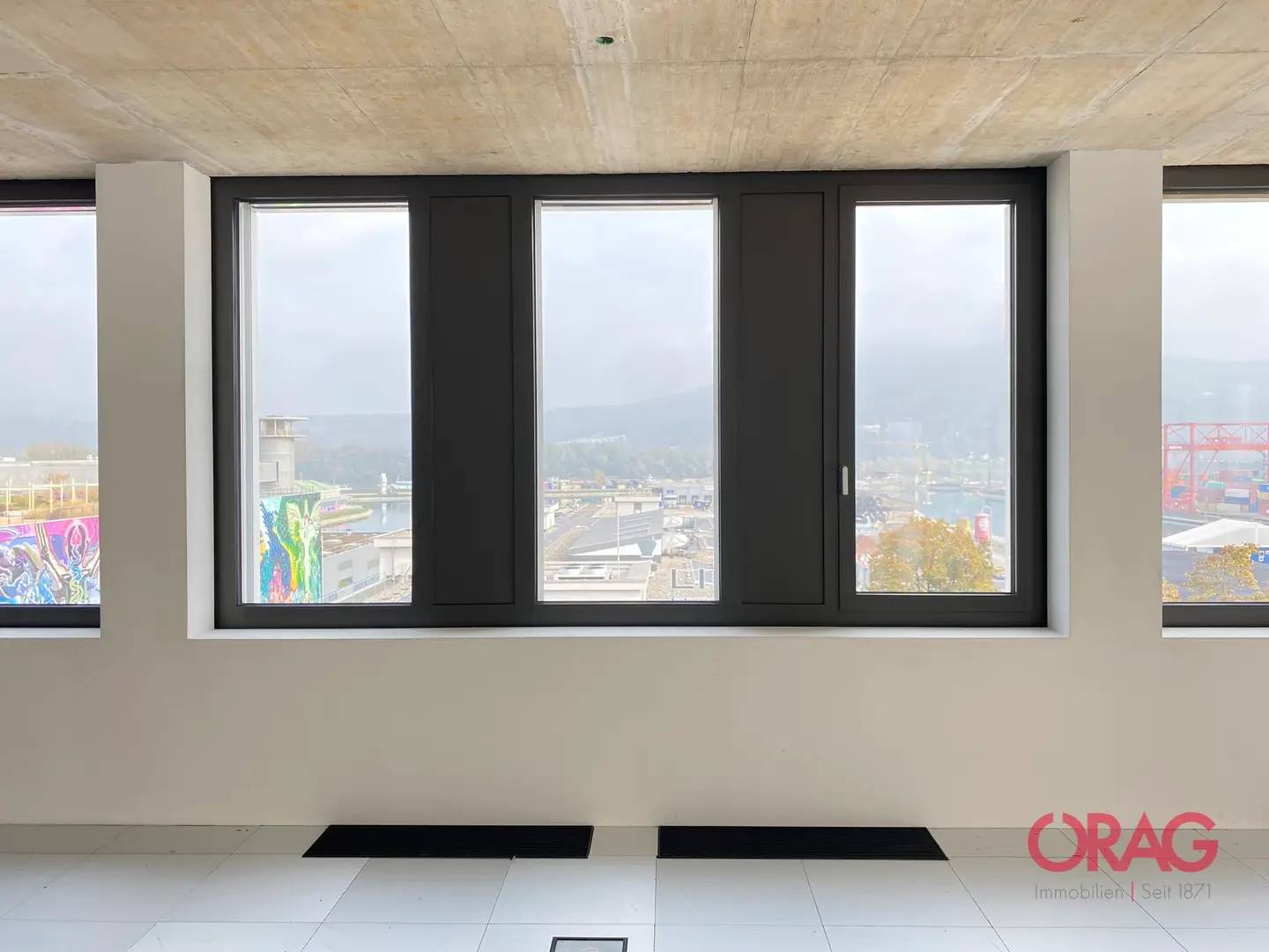 Office spaces Hafenportal first occupancy