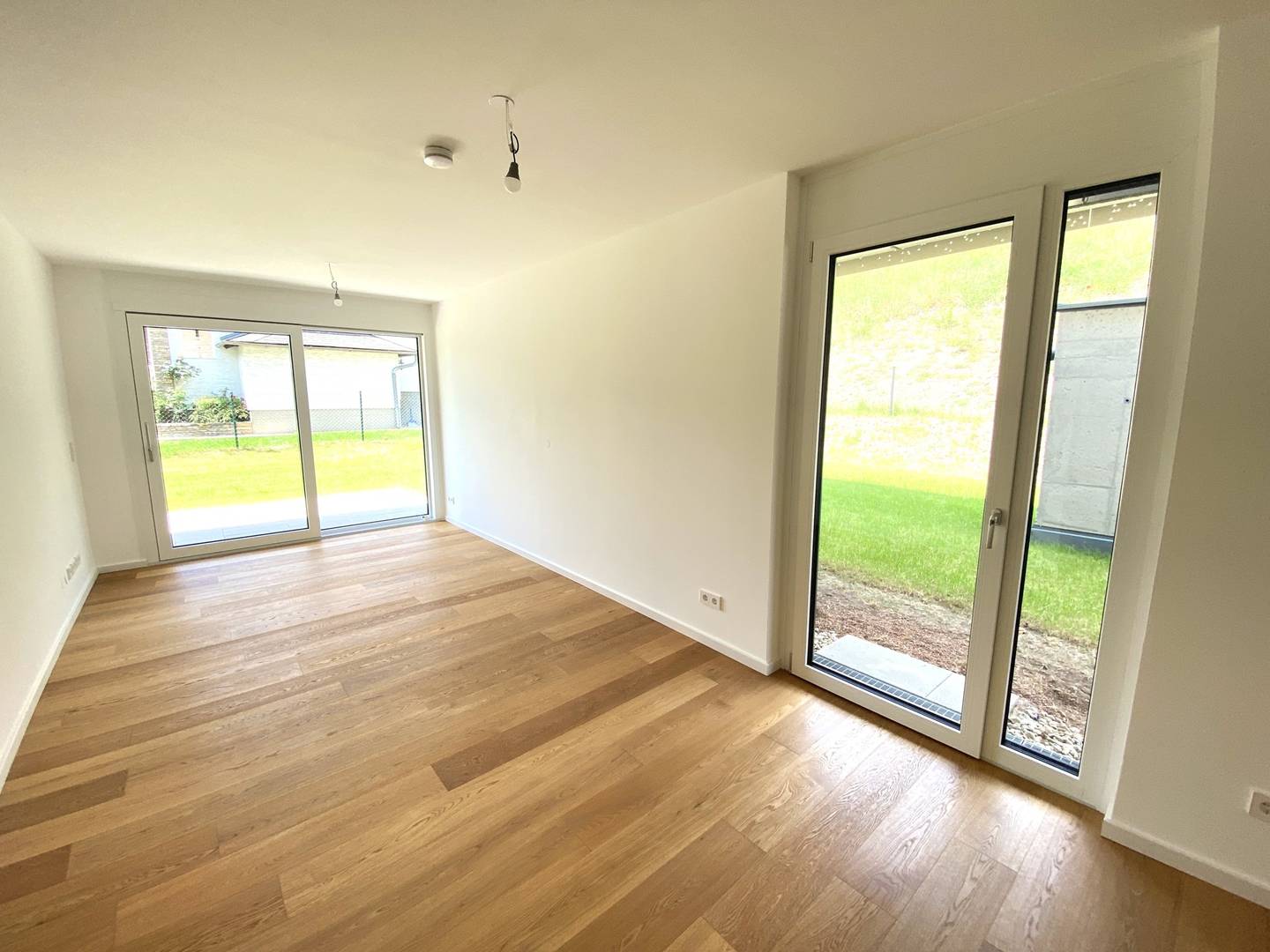 Wohnung mit Garten und Terrasse und Luftwärmepumpe