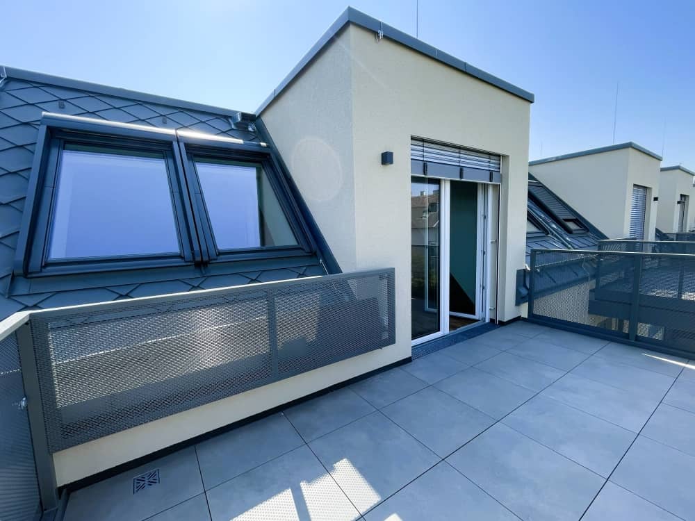 Attic apartment with sunset balcony