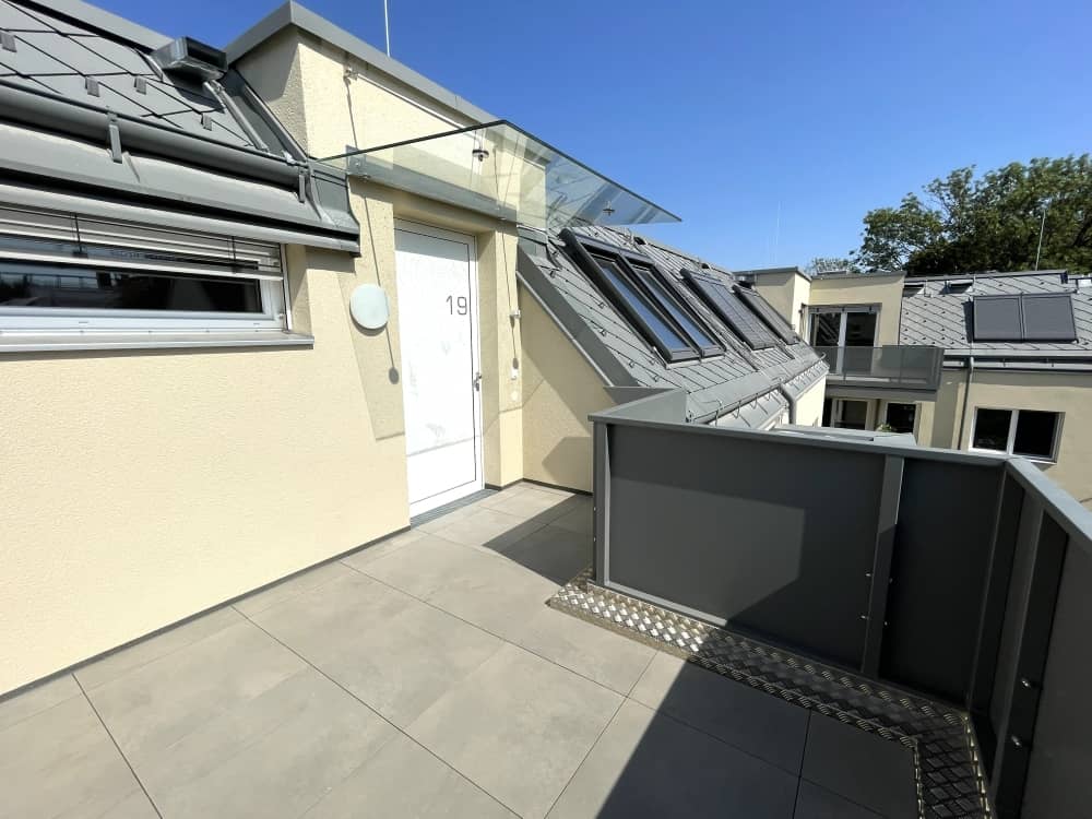 Attic apartment with sunset balcony