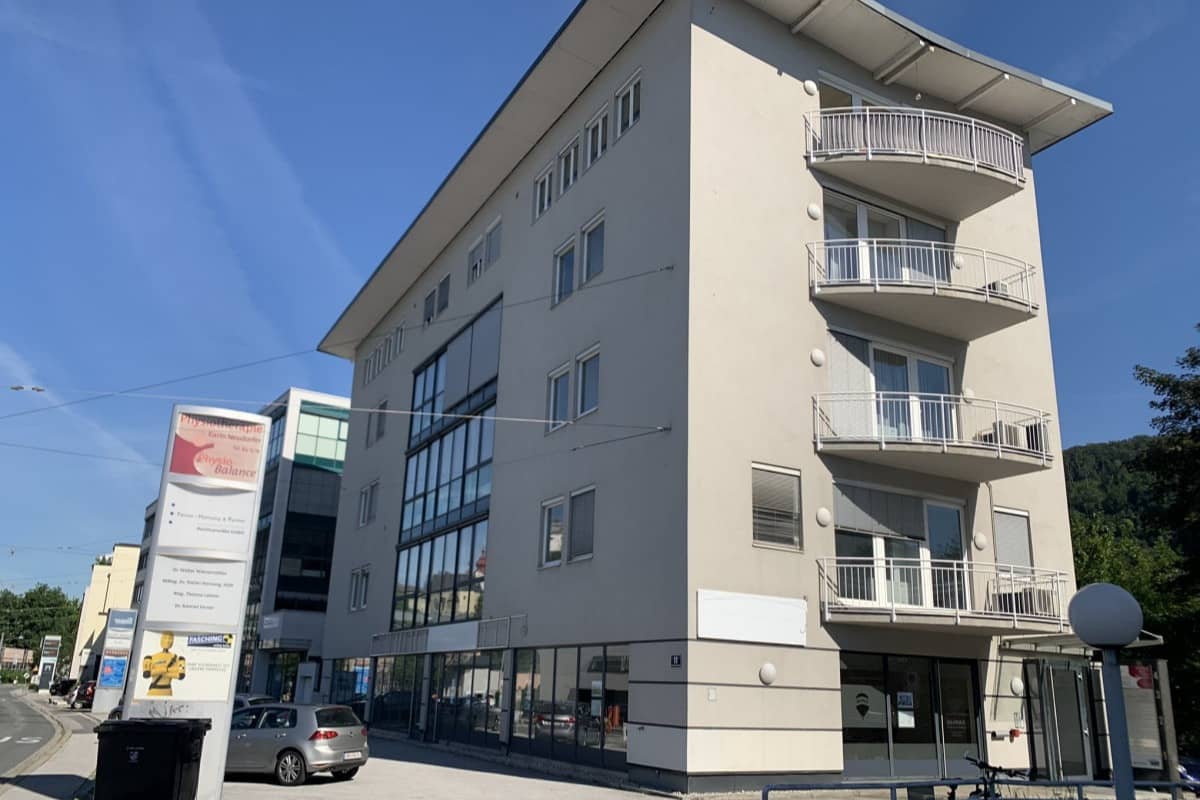 Apartment central location Nonntal large storefront visibility in Salzburg
