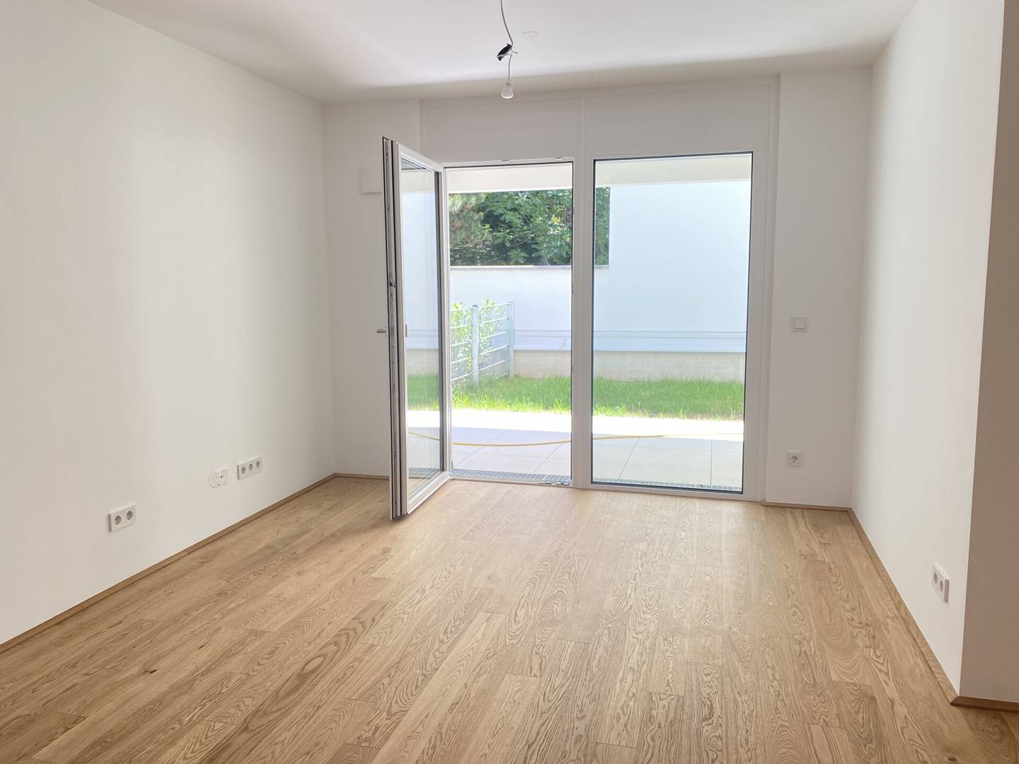 Ground floor apartment with garden near Prater