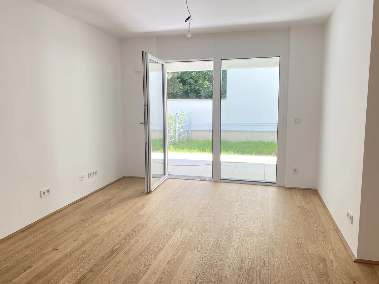 Ground floor apartment with garden near Prater