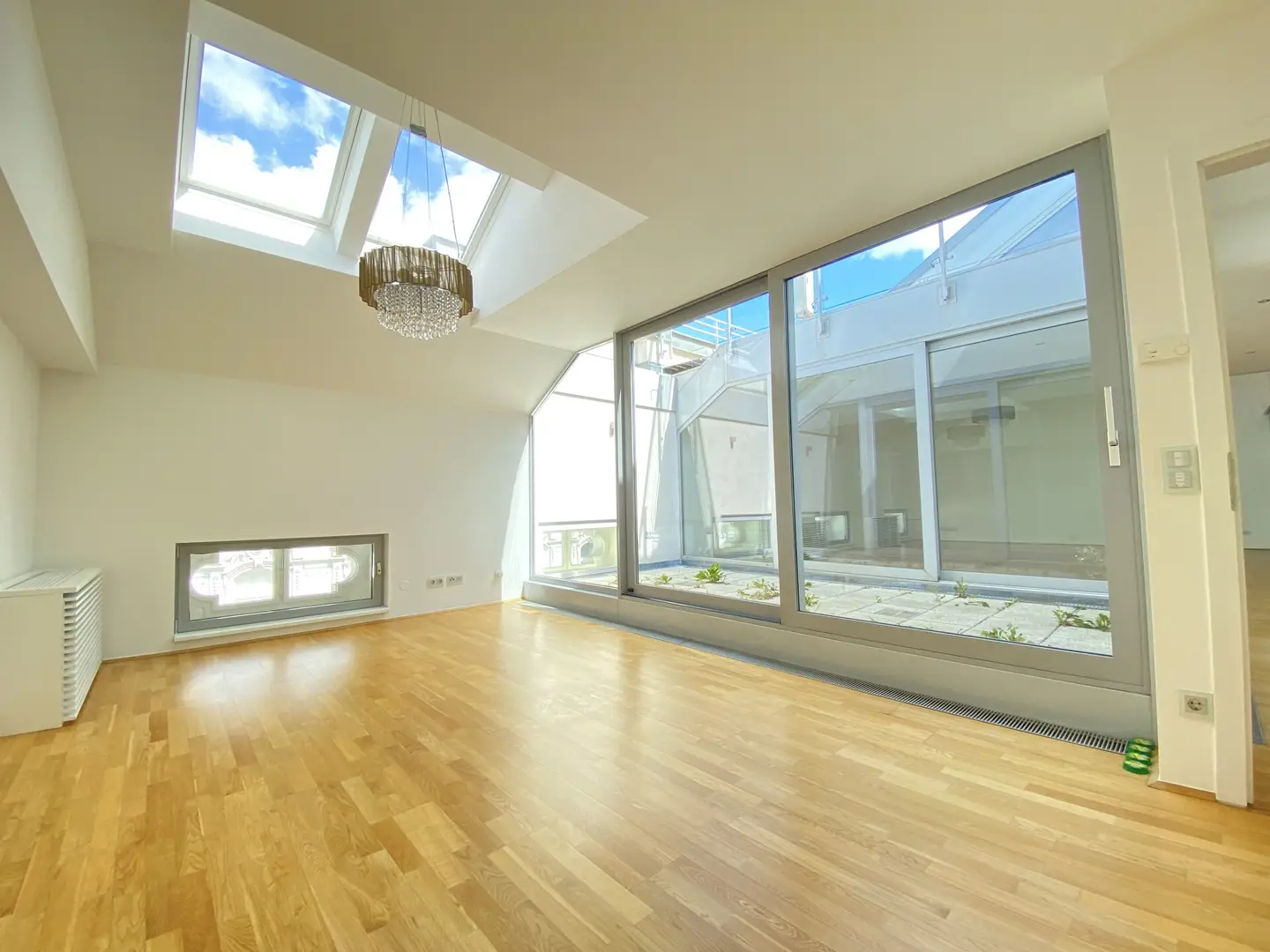 Dachgeschosswohnung mit Terrasse Blick zur Karlskirche im Botschaftsviertel