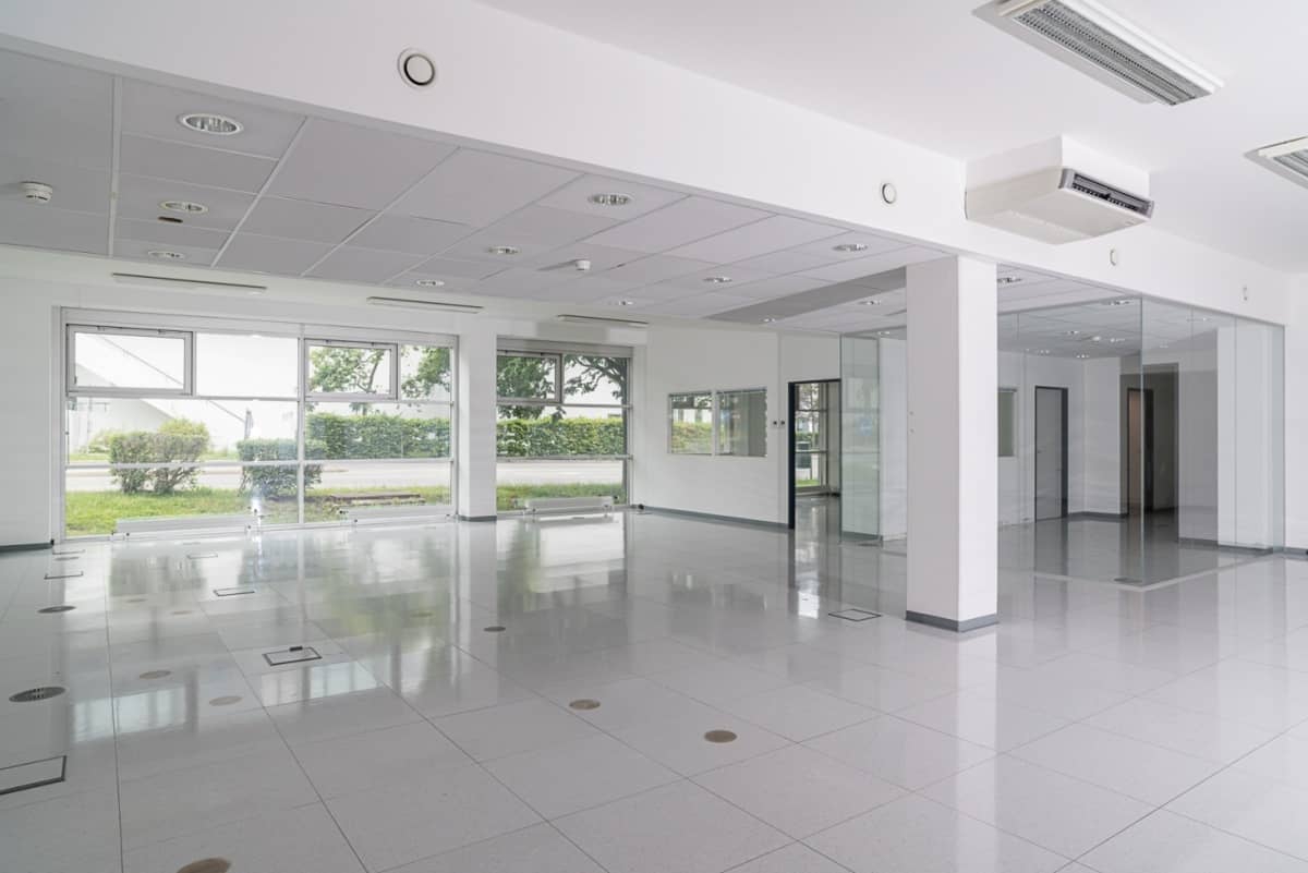 Apartment Attractive Office and Storage Campus21