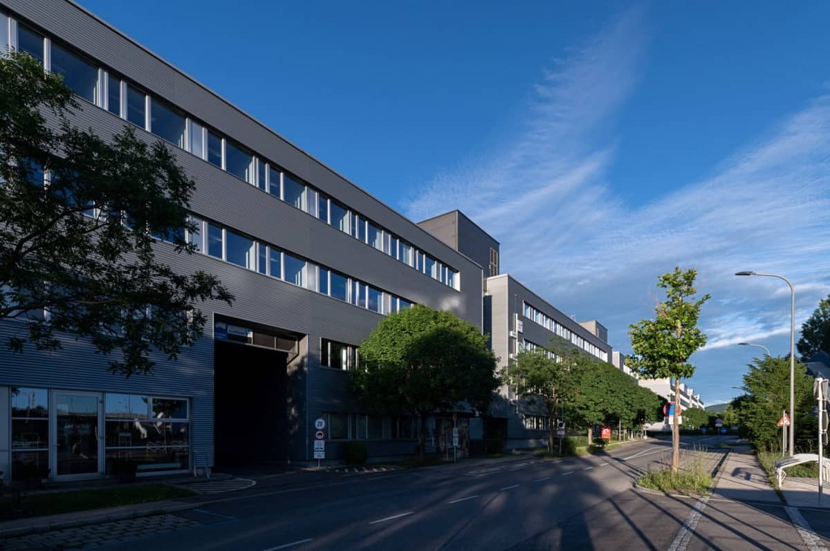 Apartment Attractive Office and Storage Campus21