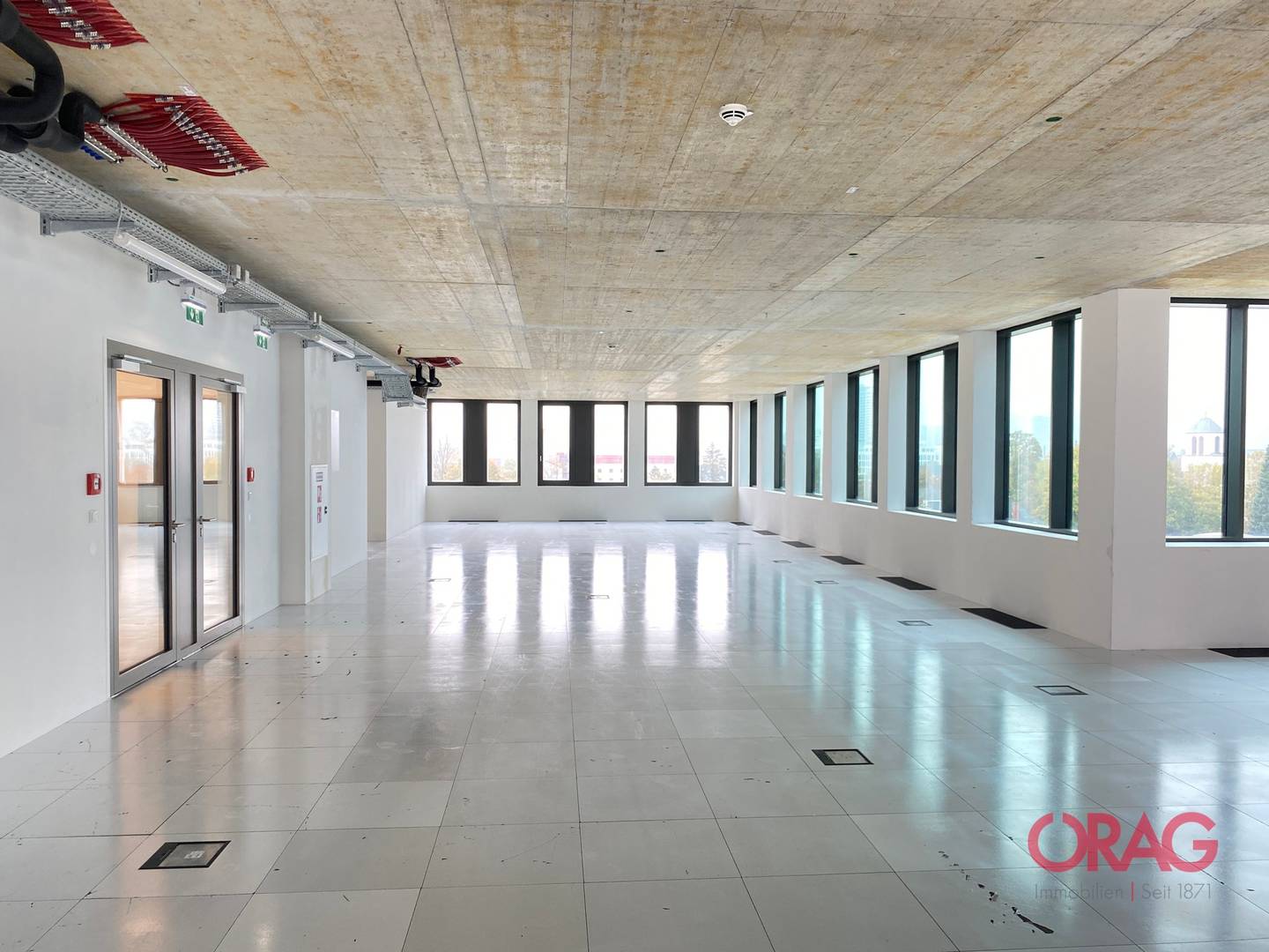 Apartment Hafenportal First Occupancy Office Space