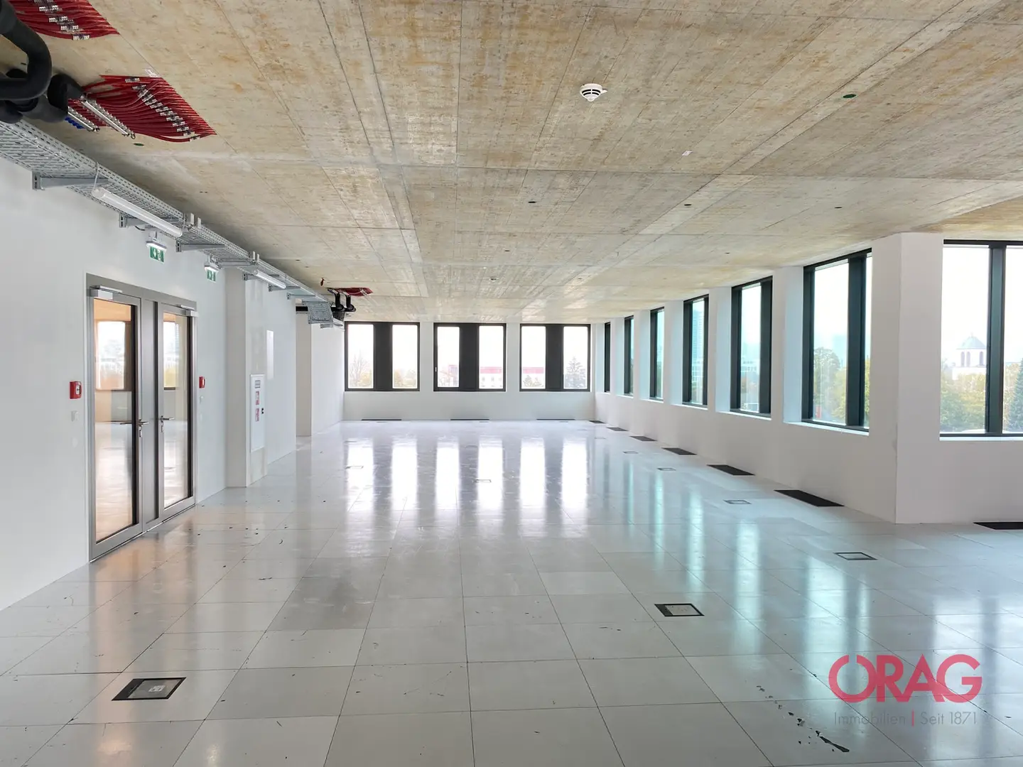 Apartment Hafenportal First Occupancy Office Space