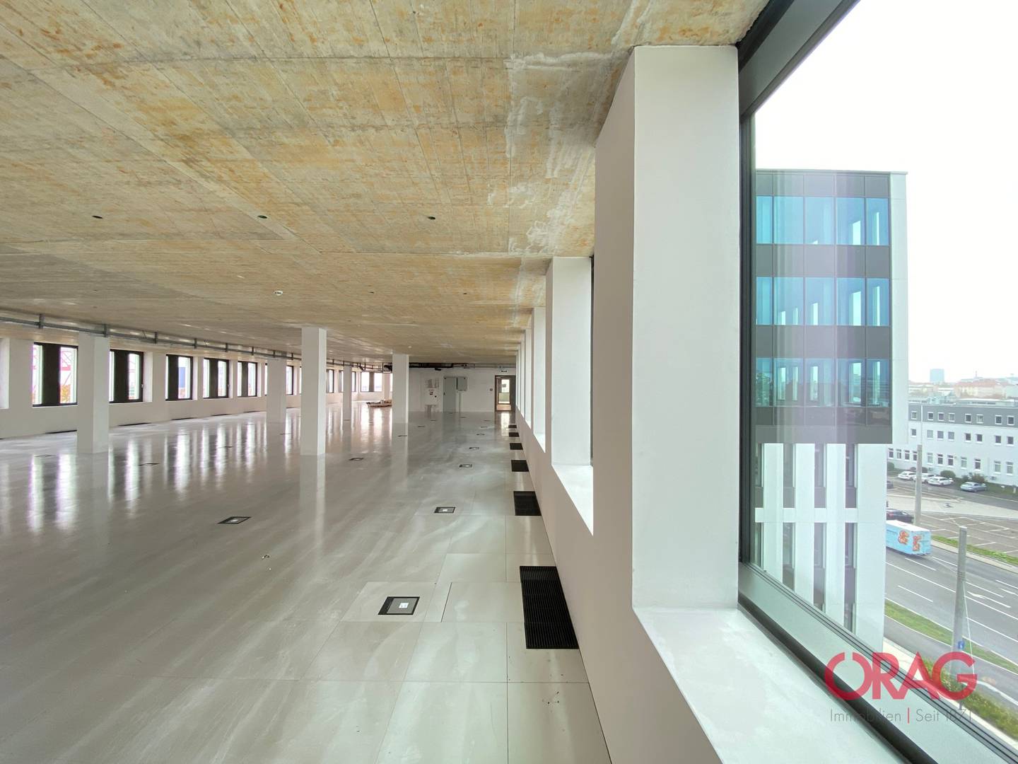 Apartment Hafenportal First Occupancy Office Space