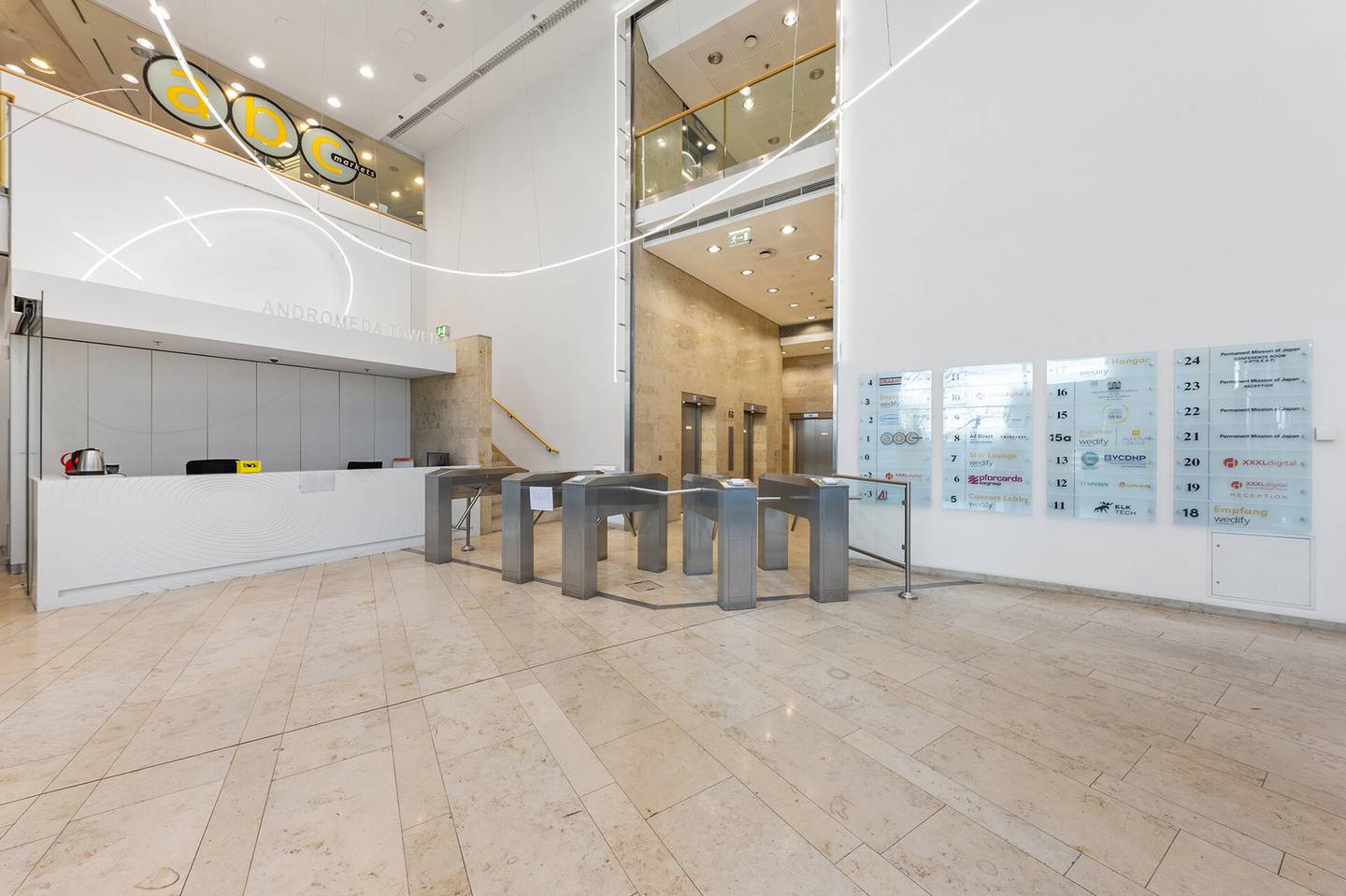 Helle Bürofläche im Andromeda Tower, 335 m² in 1220 Wien, Donau City