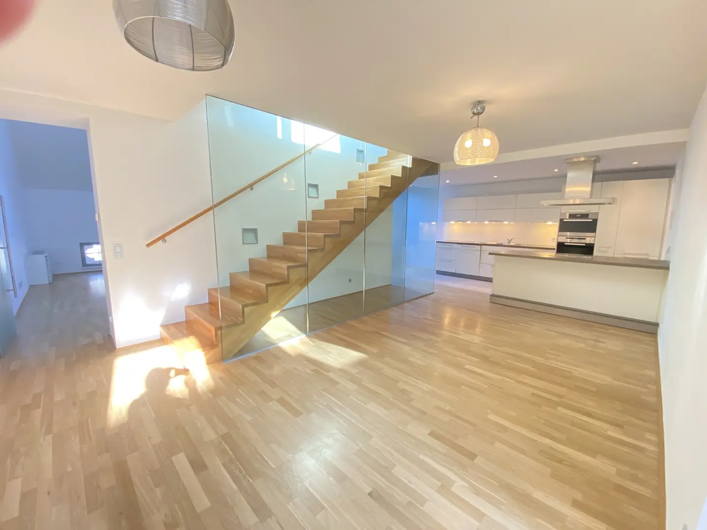Dachgeschosswohnung Blick zur Karlskirche