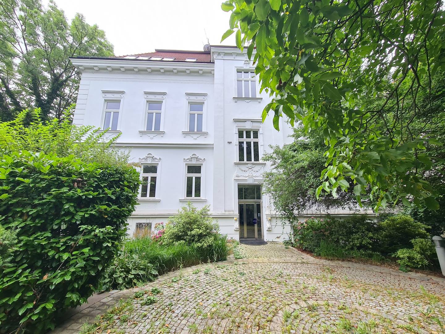 Bürovilla im Cottageviertel in Hietzing - 1130 Wien zu mieten