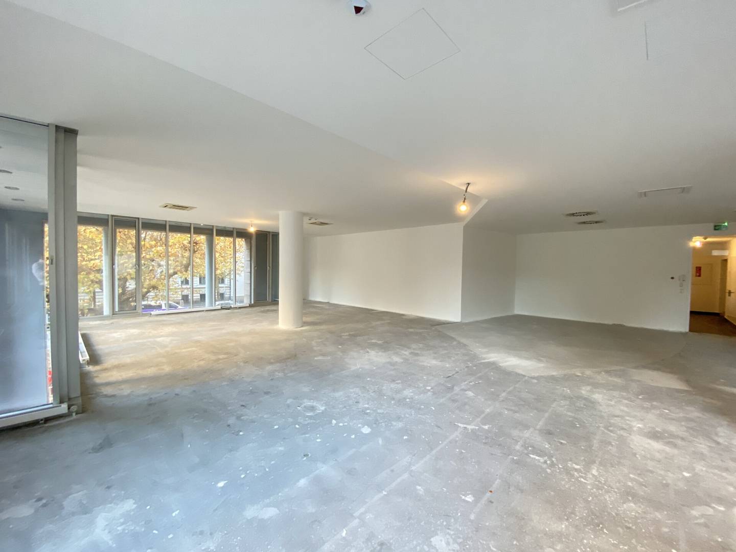 Bright renovated office space near Mirabellplatz