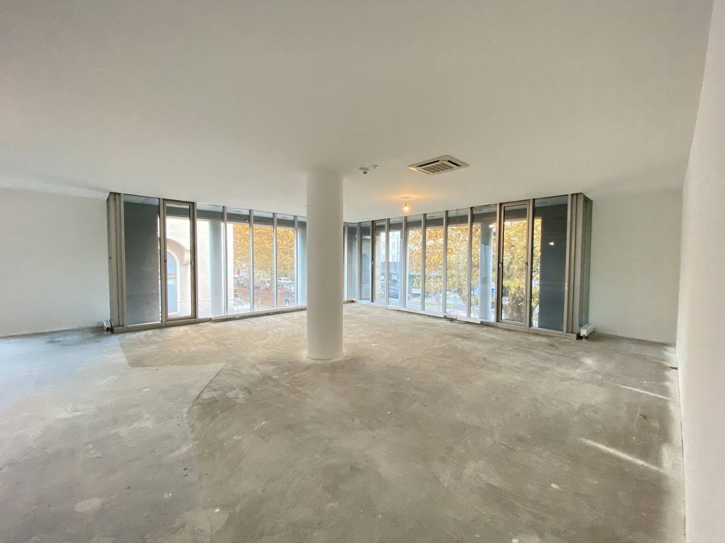 Bright renovated office space near Mirabellplatz