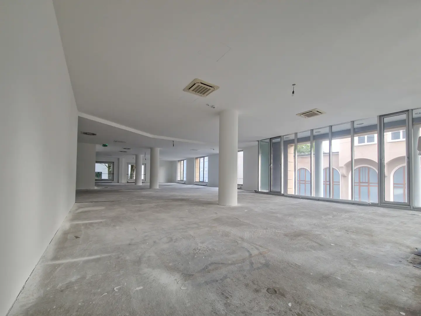 Bright renovated office space near Mirabellplatz