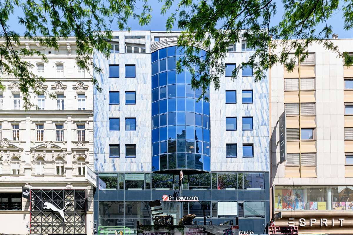Apartment on Mariahilfer Street with Lift and AC