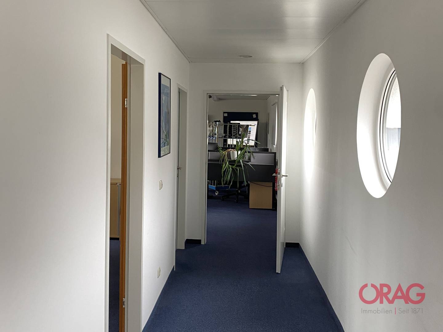 Apartment Bright office space with elevator