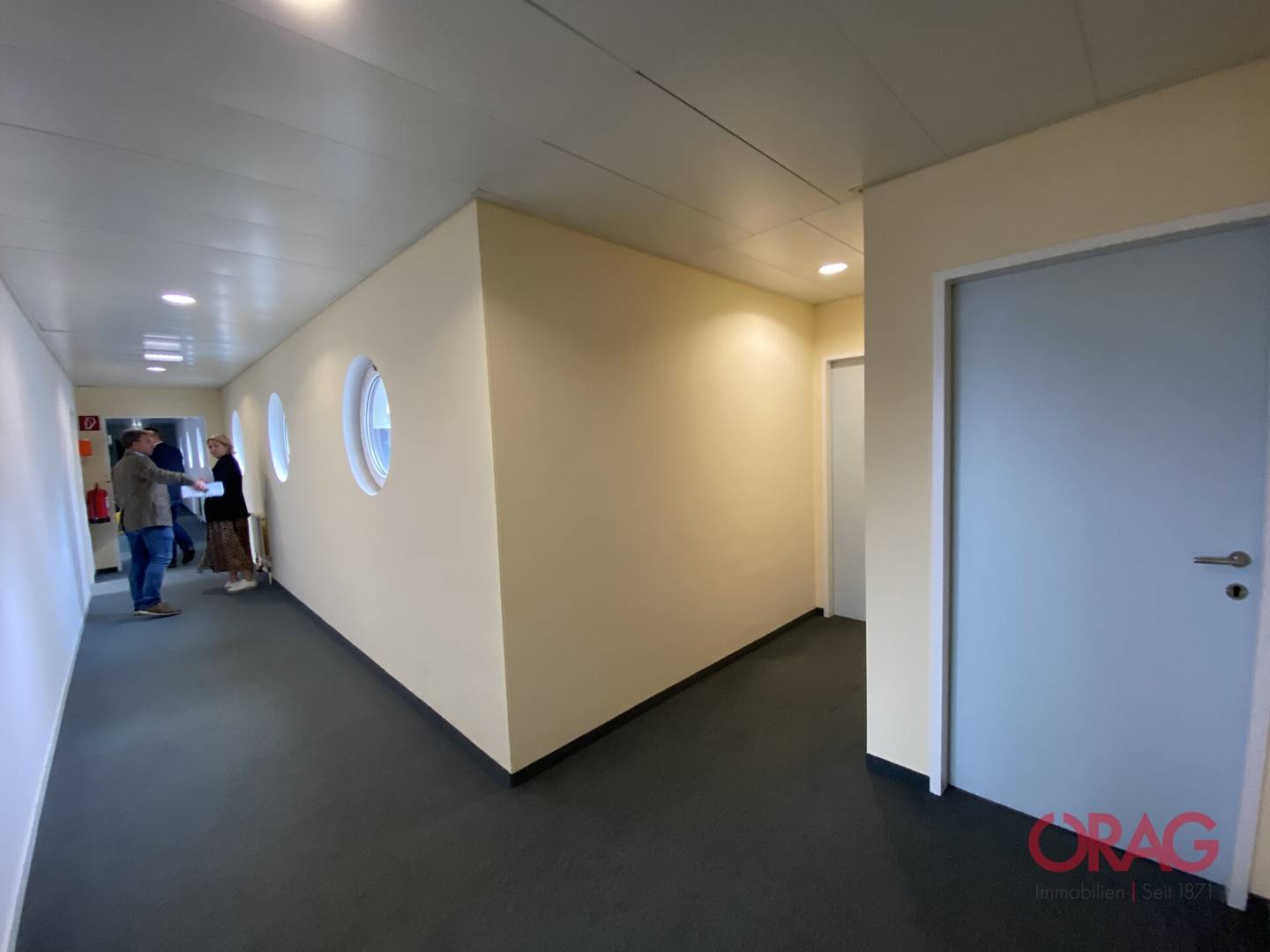 Bright office space in established business park