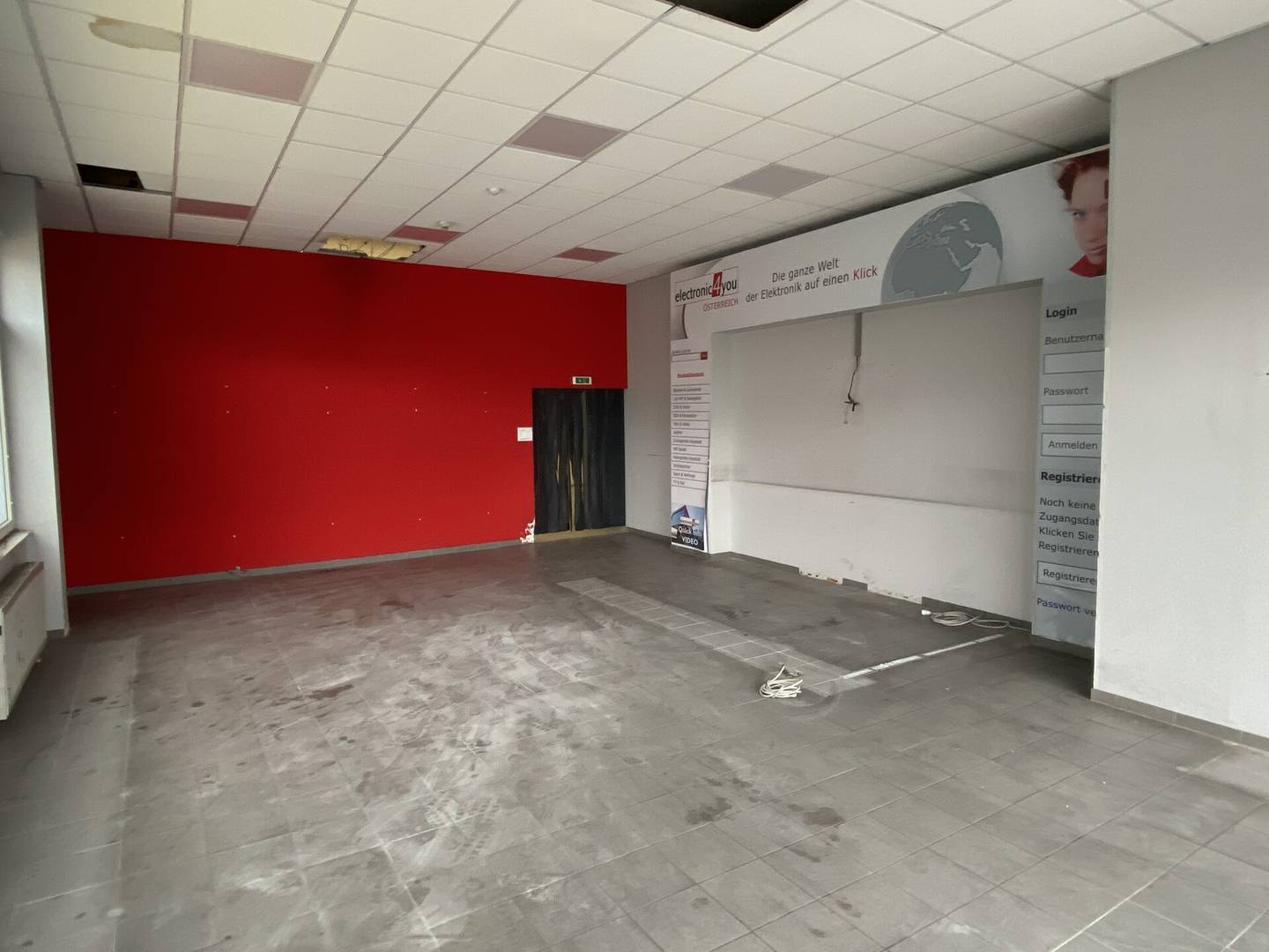 Wohnung großzügig geschnitten mit 188 m² Nutzfläche Verkaufsraum Lagerraum Teeküche