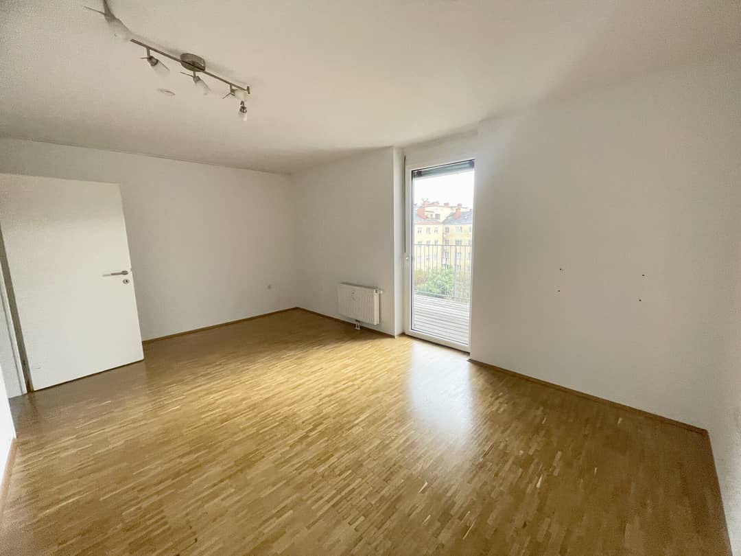 Apartment with balcony near Graz main station
