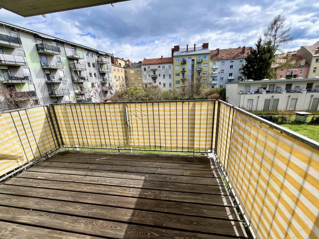 Apartment near Graz main train station with balcony