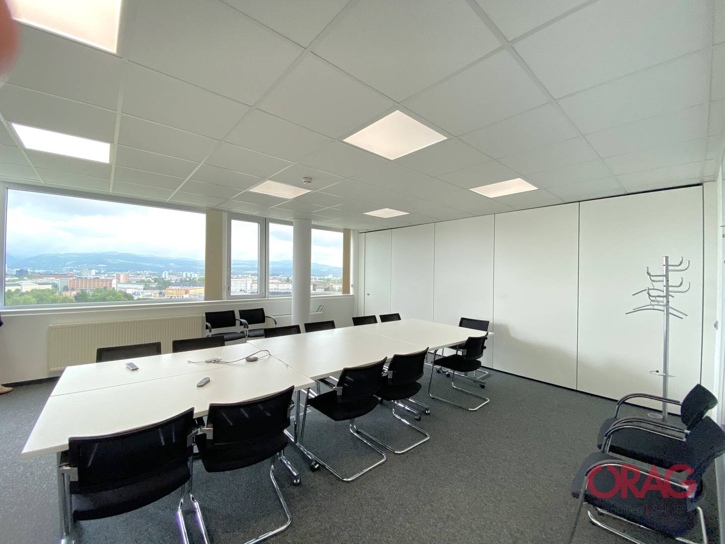 Loftwohnung with bright open office spaces and excellent infrastructure