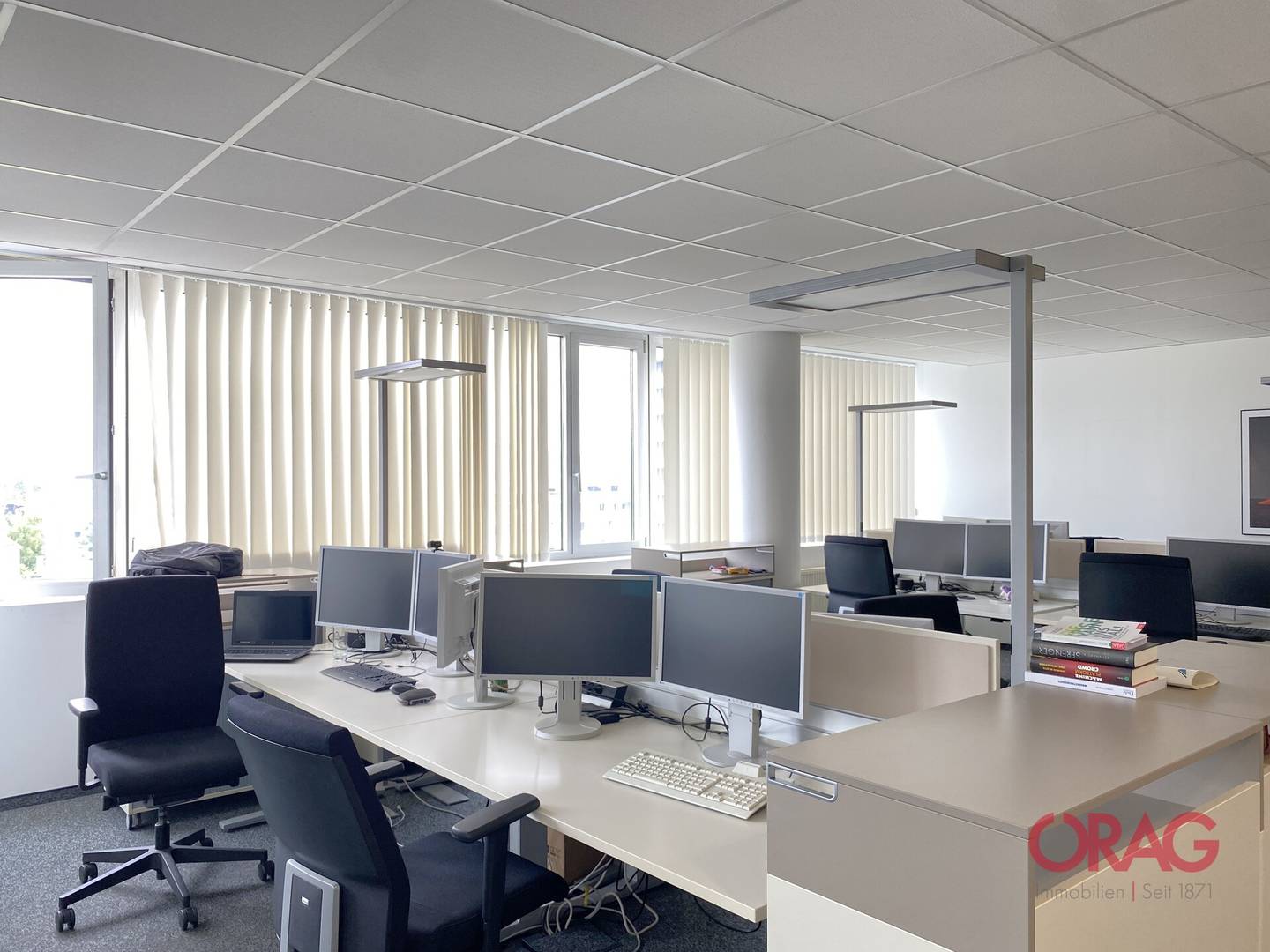 Apartment Bright office spaces with infrastructure? no check