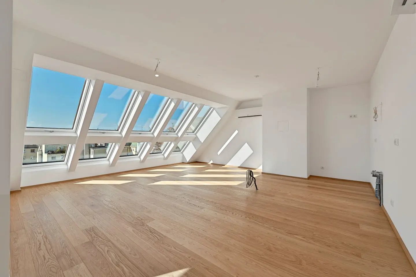 120 m² Maisonette mit 3 Zimmern, jeweils 1 Schlafzimmer pro Ebene | 21 m² Freifläche