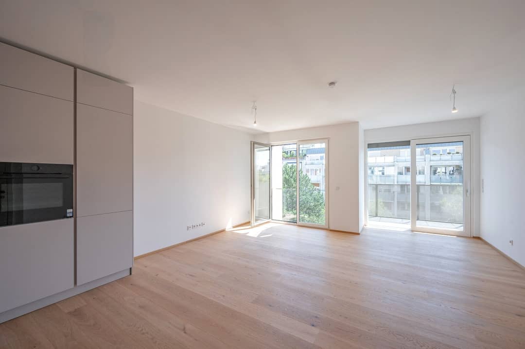 Neubau Erstbezug Wohnung mit Balkon und Lift