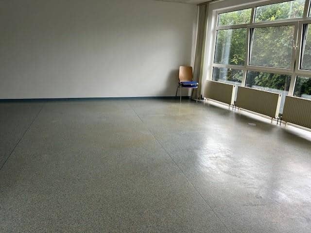 Apartment Traun B1 balcony and air conditioning
