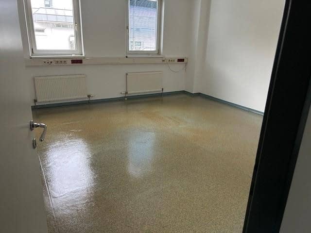 Apartment Traun B1 balcony and air conditioning