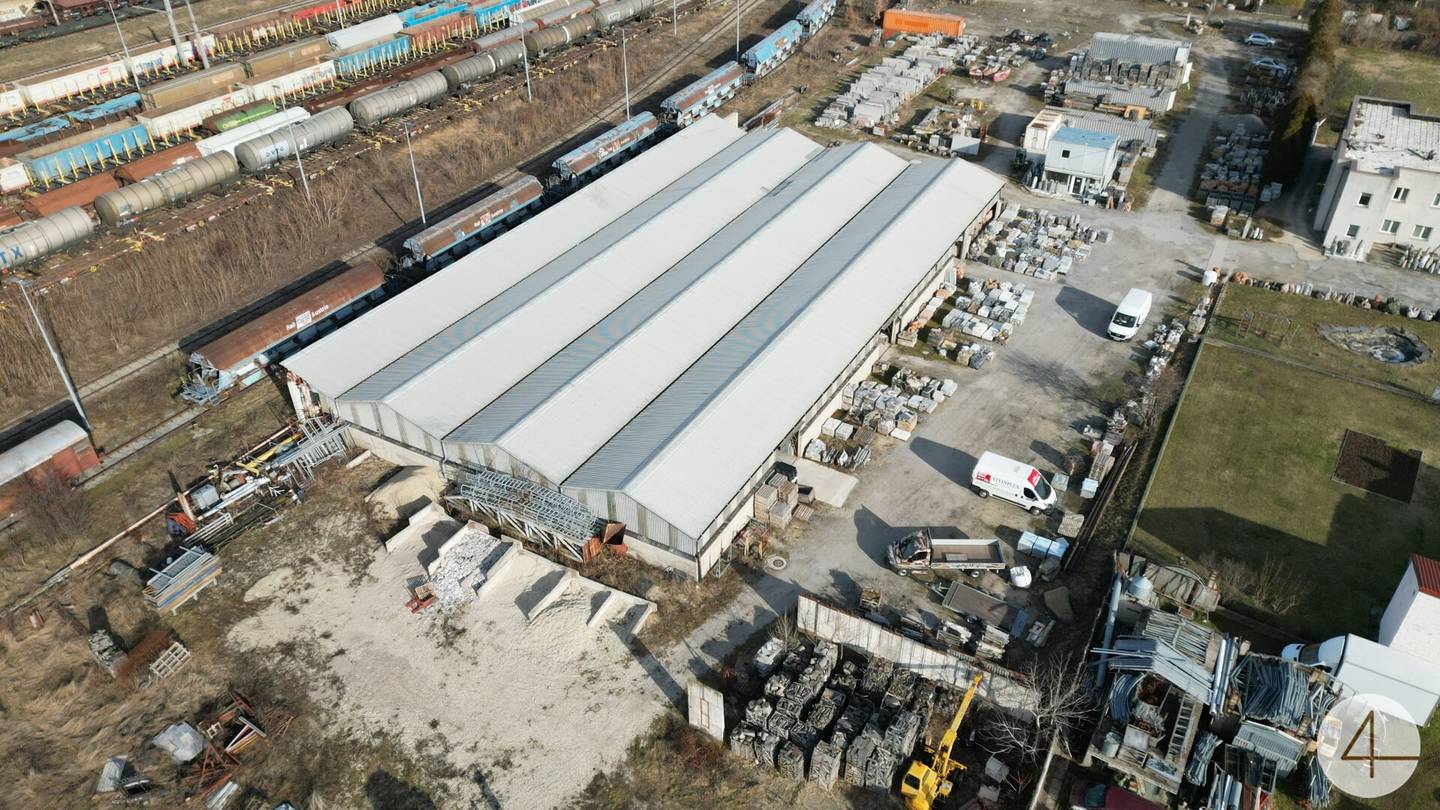 2 Gewerbehallen zur Miete in Strasshof
