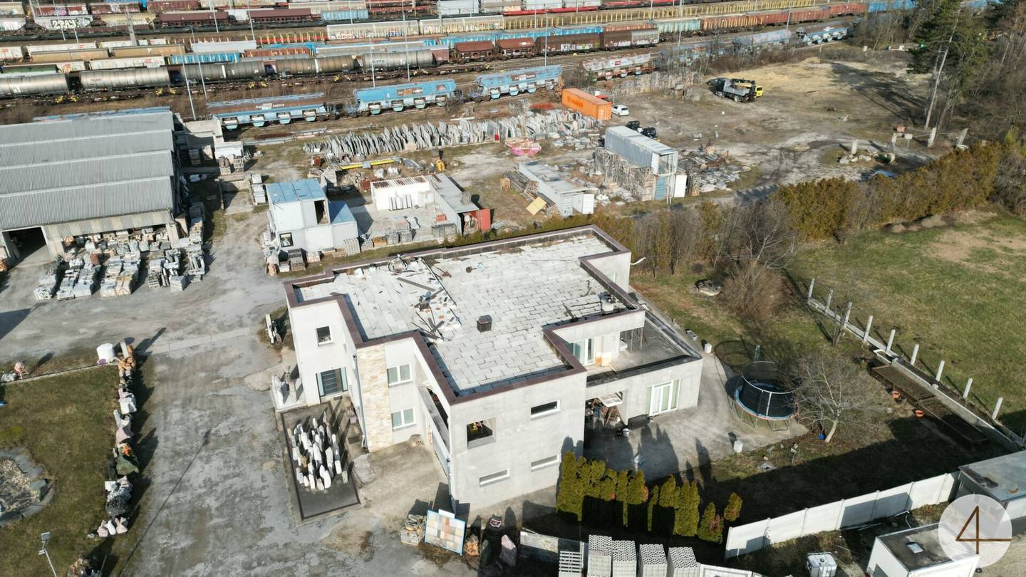 2 Gewerbehallen zur Miete in Strasshof