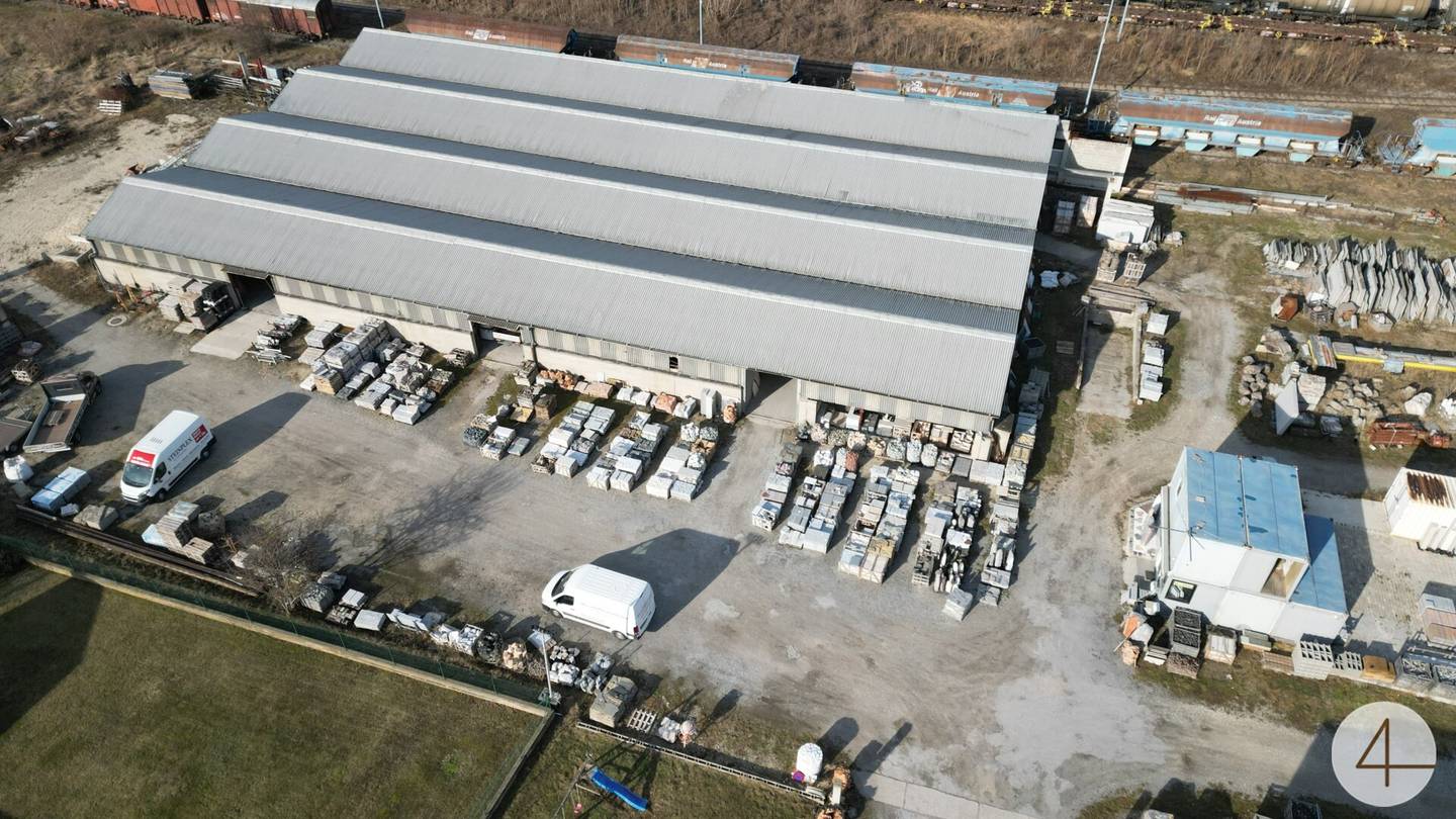 2 Gewerbehallen zur Miete in Strasshof