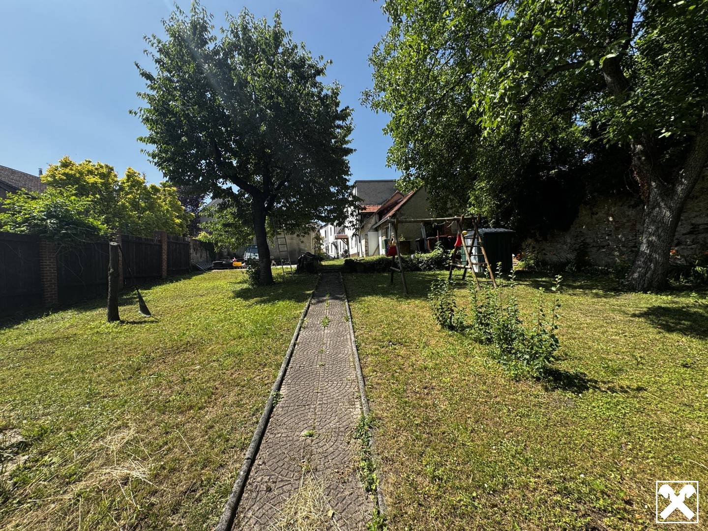 Wohnung mit Garten angrenzend an Park ideal für Anleger