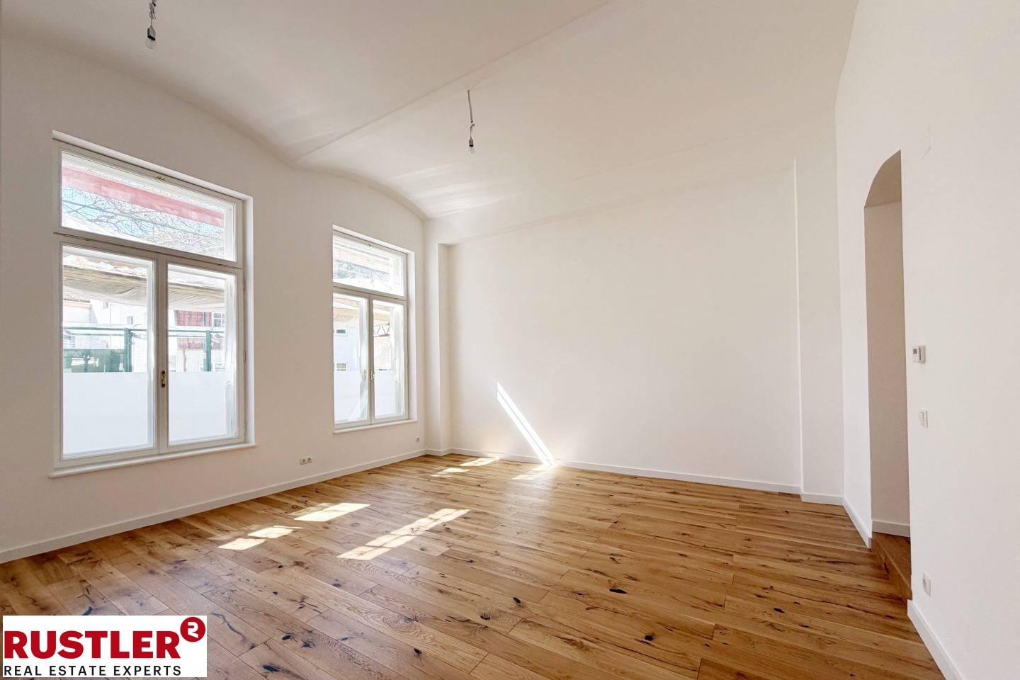 Großzügige 2-Zimmer-Altbauwohnung mit charmantem Gewölbe