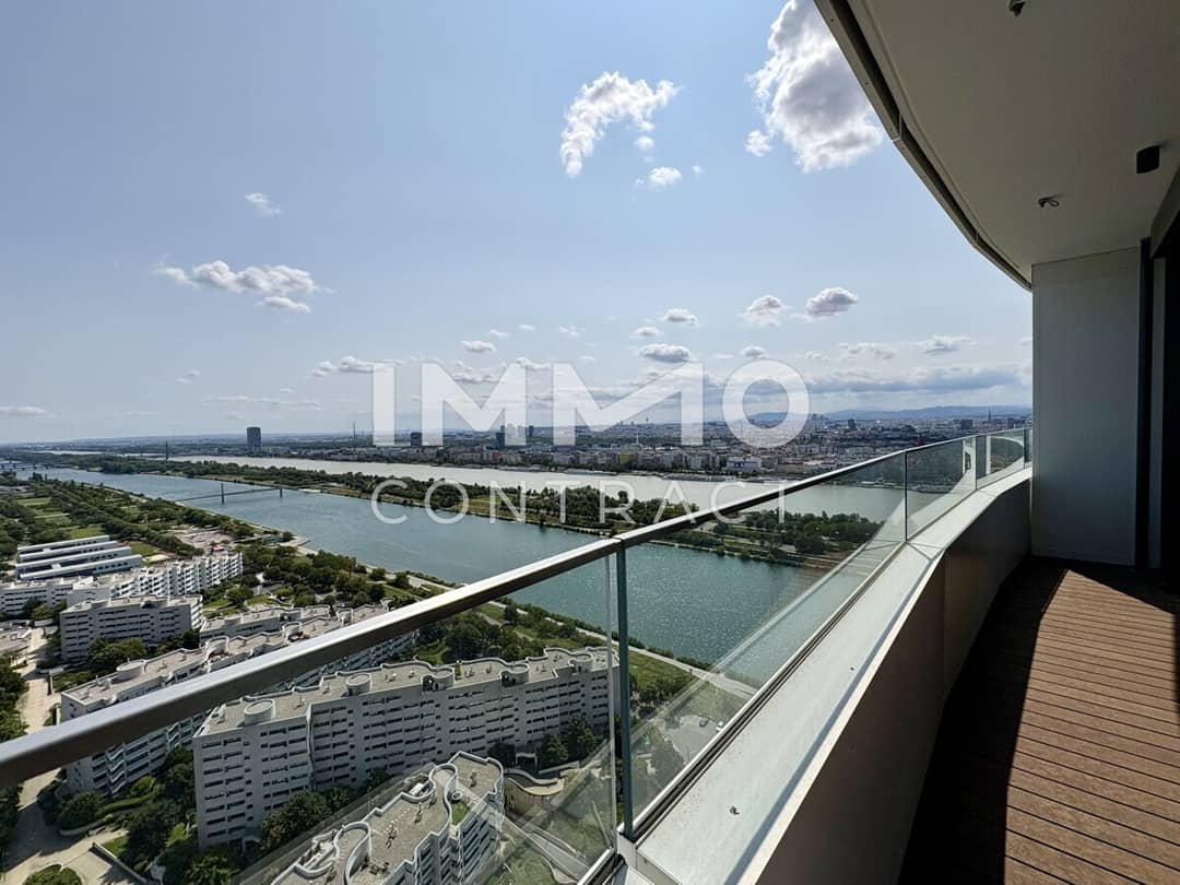 New apartment with pool and gym by the Danube