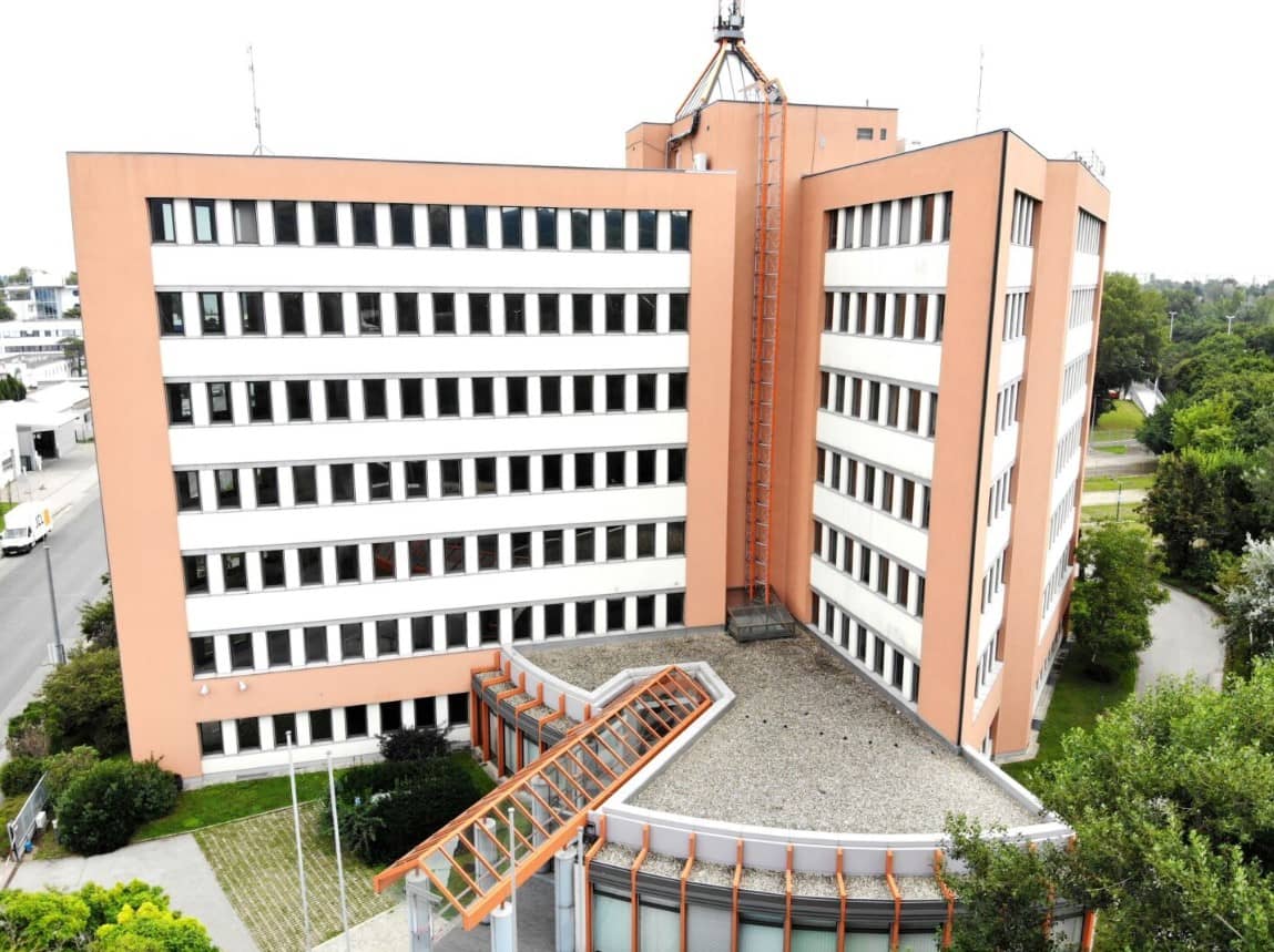 Modernes Bürohaus mit top Sichtbarkeit & Anbindung - zu mieten 1210 Wien