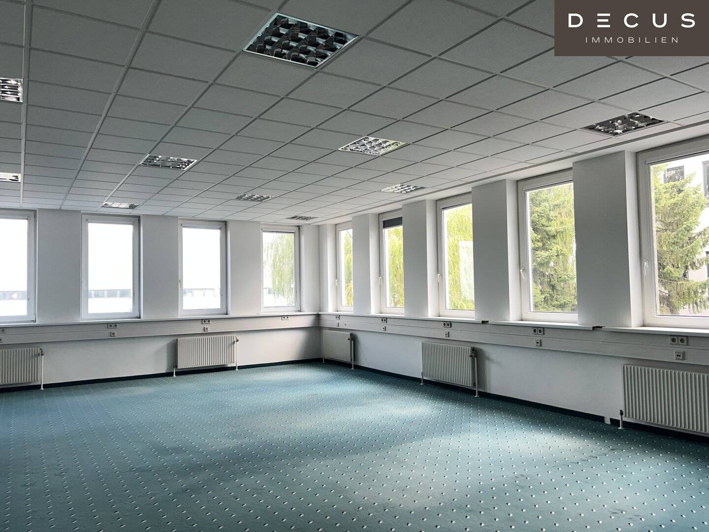 | Büroflächen inkl. großer Anzahl von verfügbaren Stellplätzen