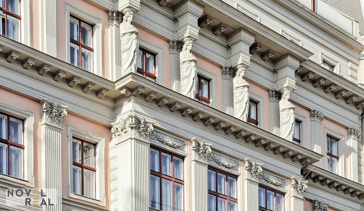 Apartment near Ringstrasse with courtyard terrace
