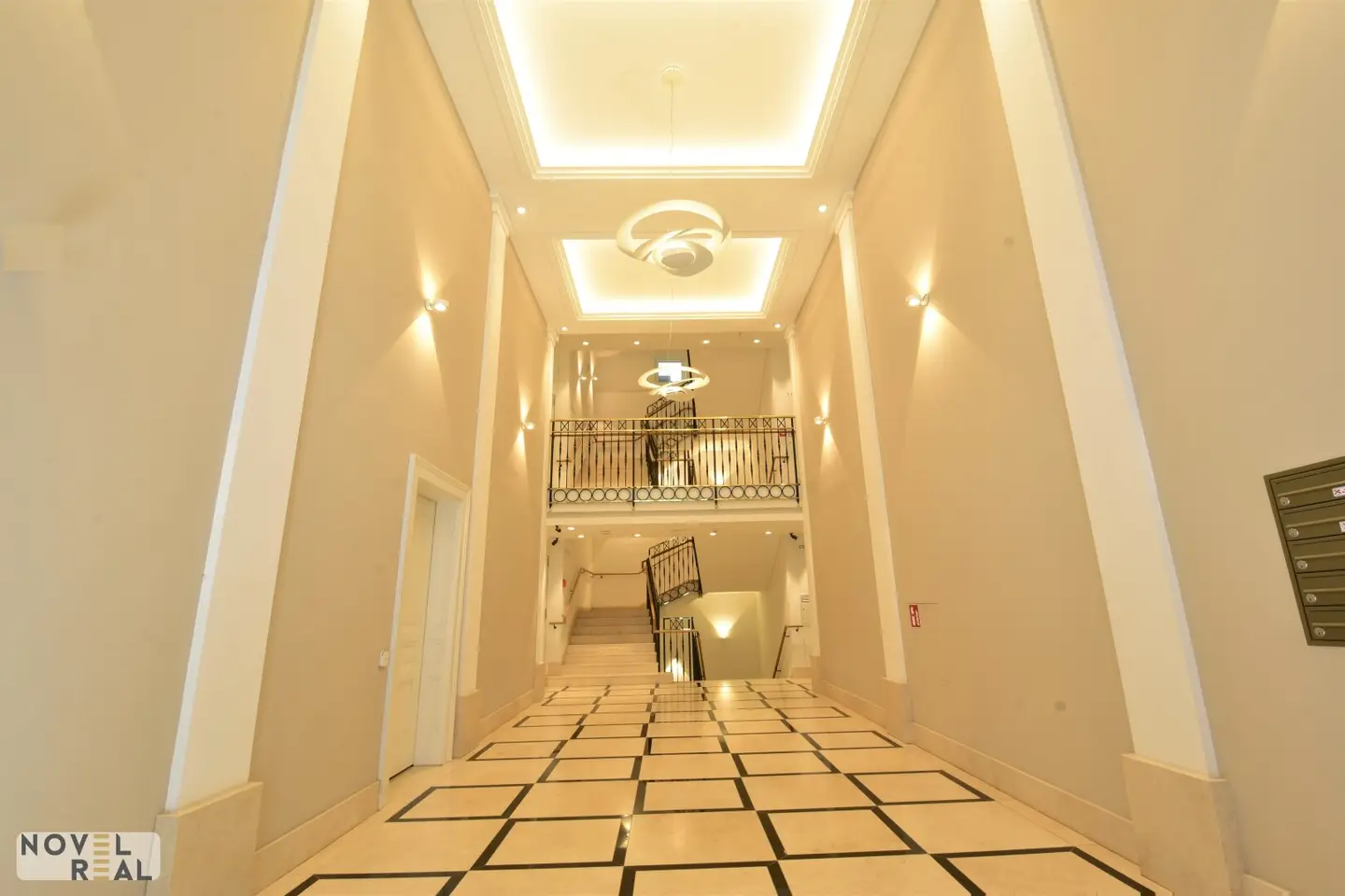 Apartment near Ringstrasse with courtyard terrace