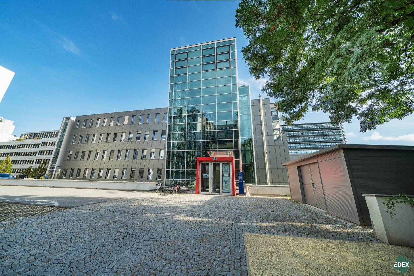Fully equipped laboratory spaces in Vienna Bio Center