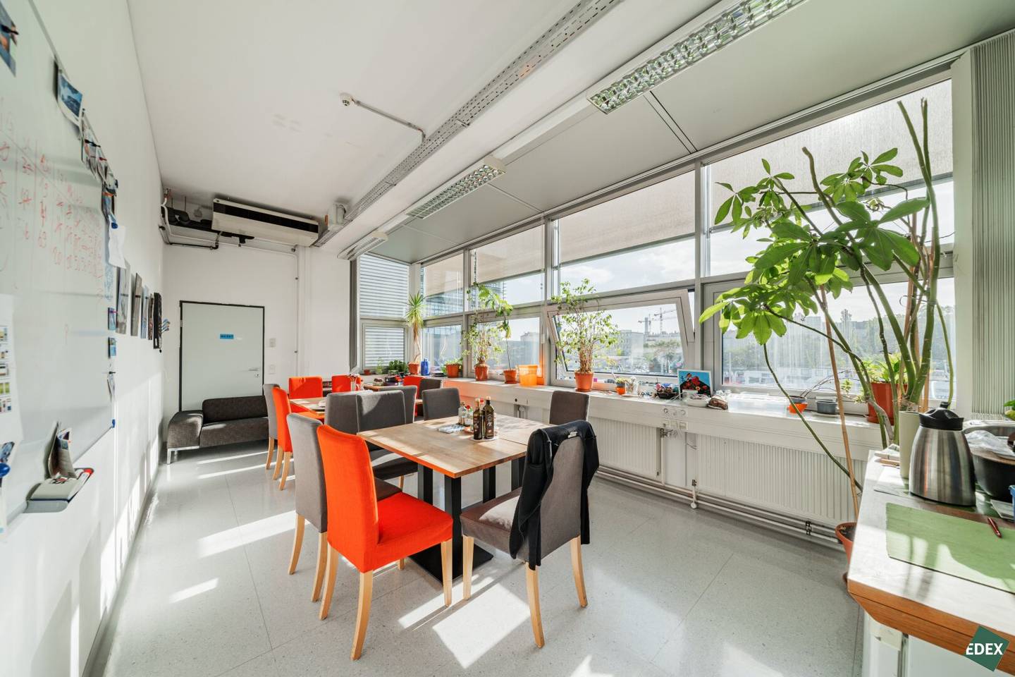 Fully equipped laboratory spaces in Vienna Bio Center