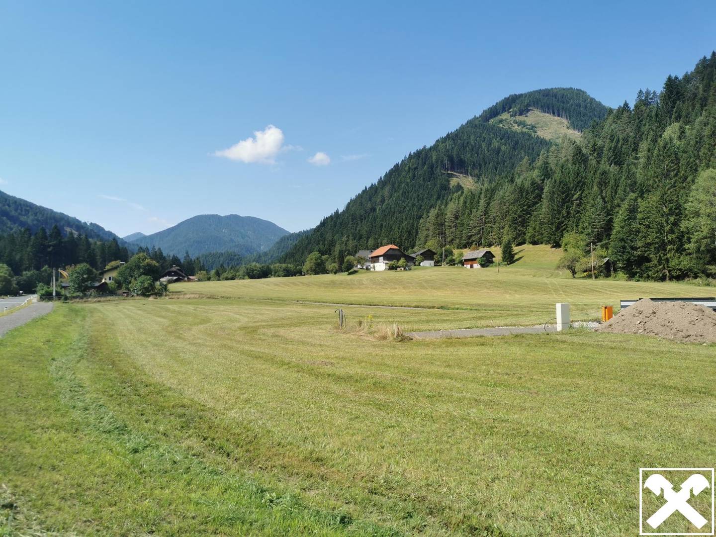 Ebenes Grundstück mit Bergblick nahe dem Weißensee