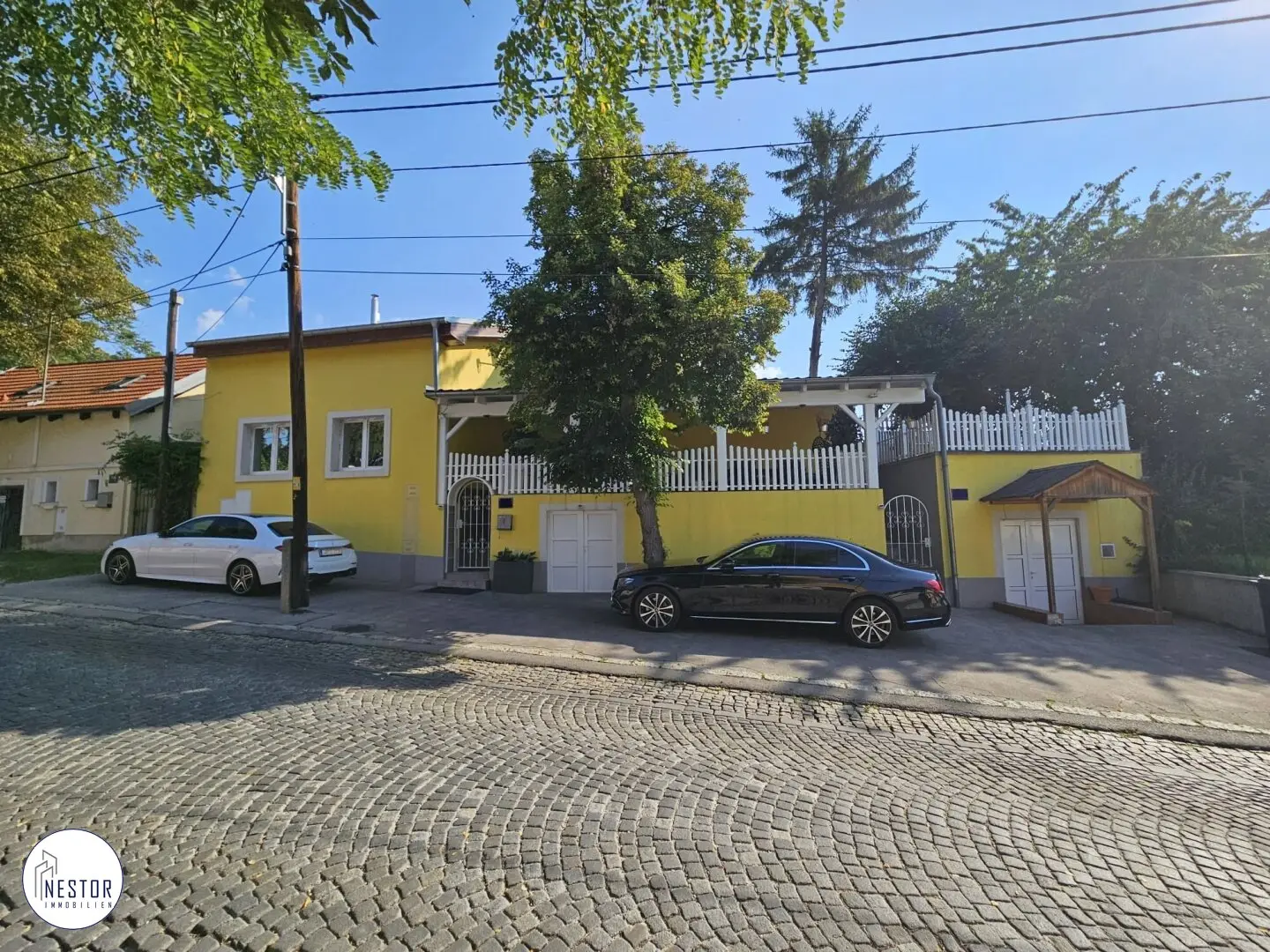 New price: Exclusive single-family house with heated wine cellar living with style and comfort