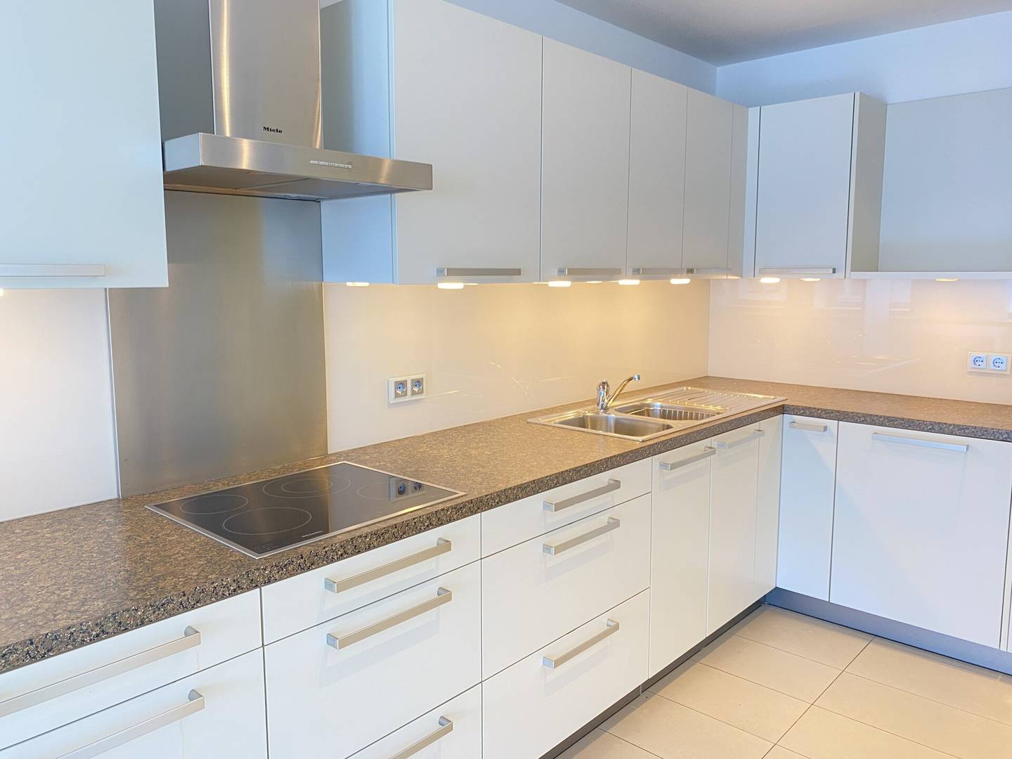 Dachgeschosswohnung Belvedere City Einbauküche