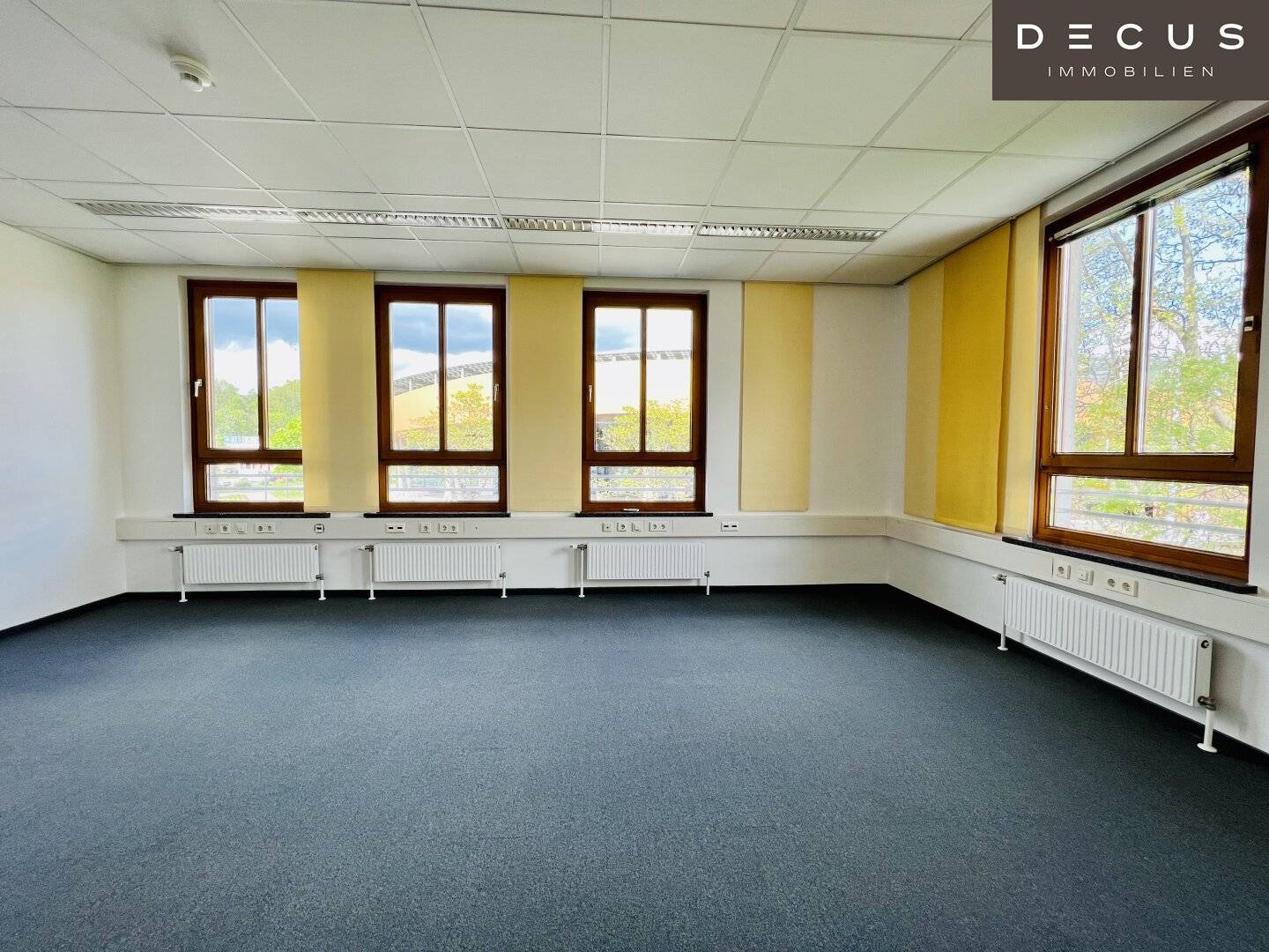 Near Traisenpark functional office space approximately 235 m² with terrace and winter garden available from January 2027