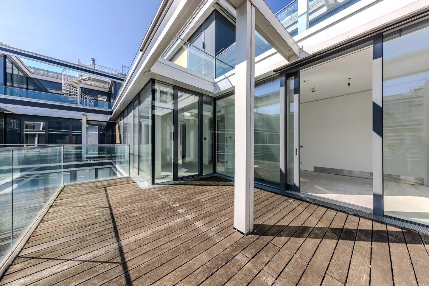 Apartment near Stadtpark with large terrace