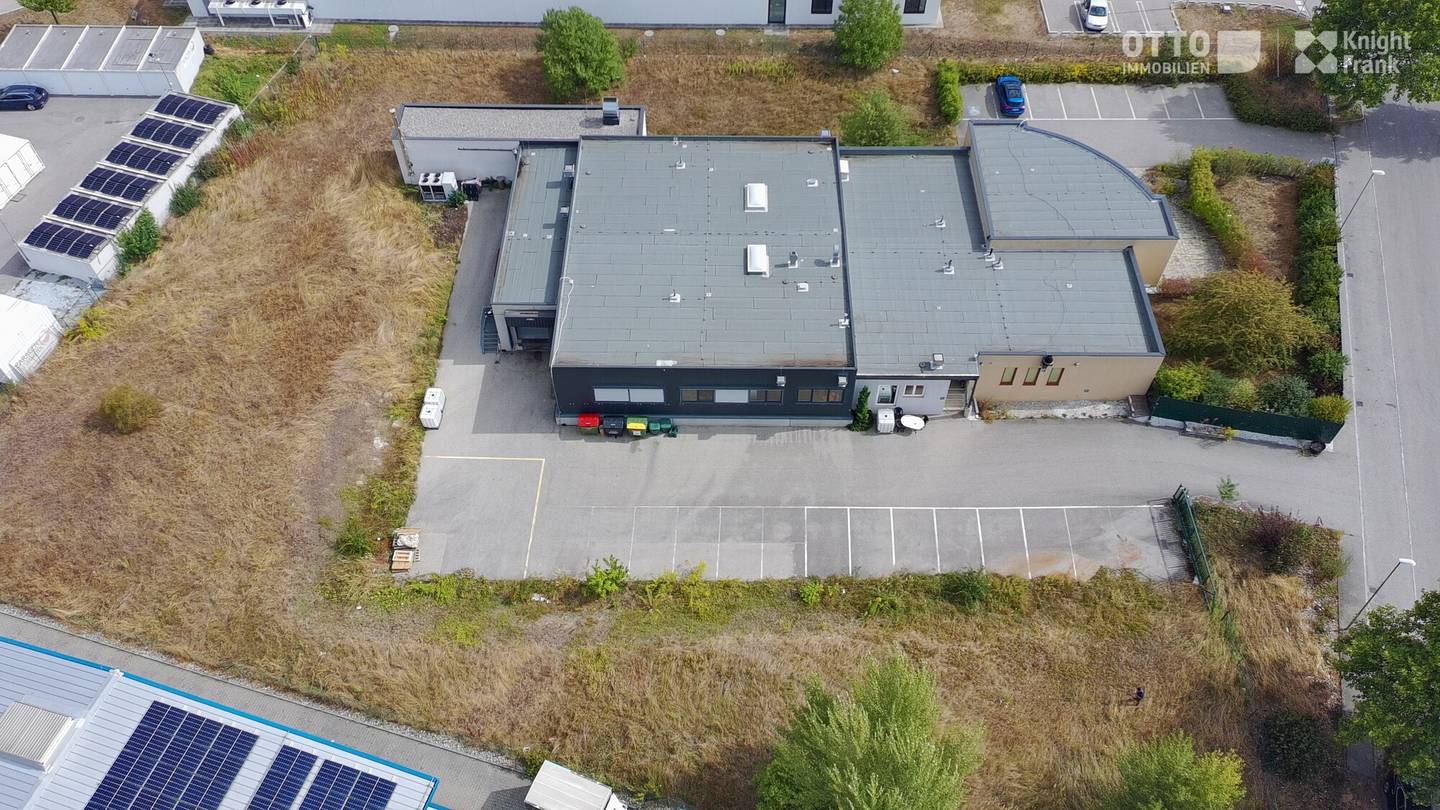 Produktionsliegenschaft direkt an der S5 mit Erweiterungsfläche